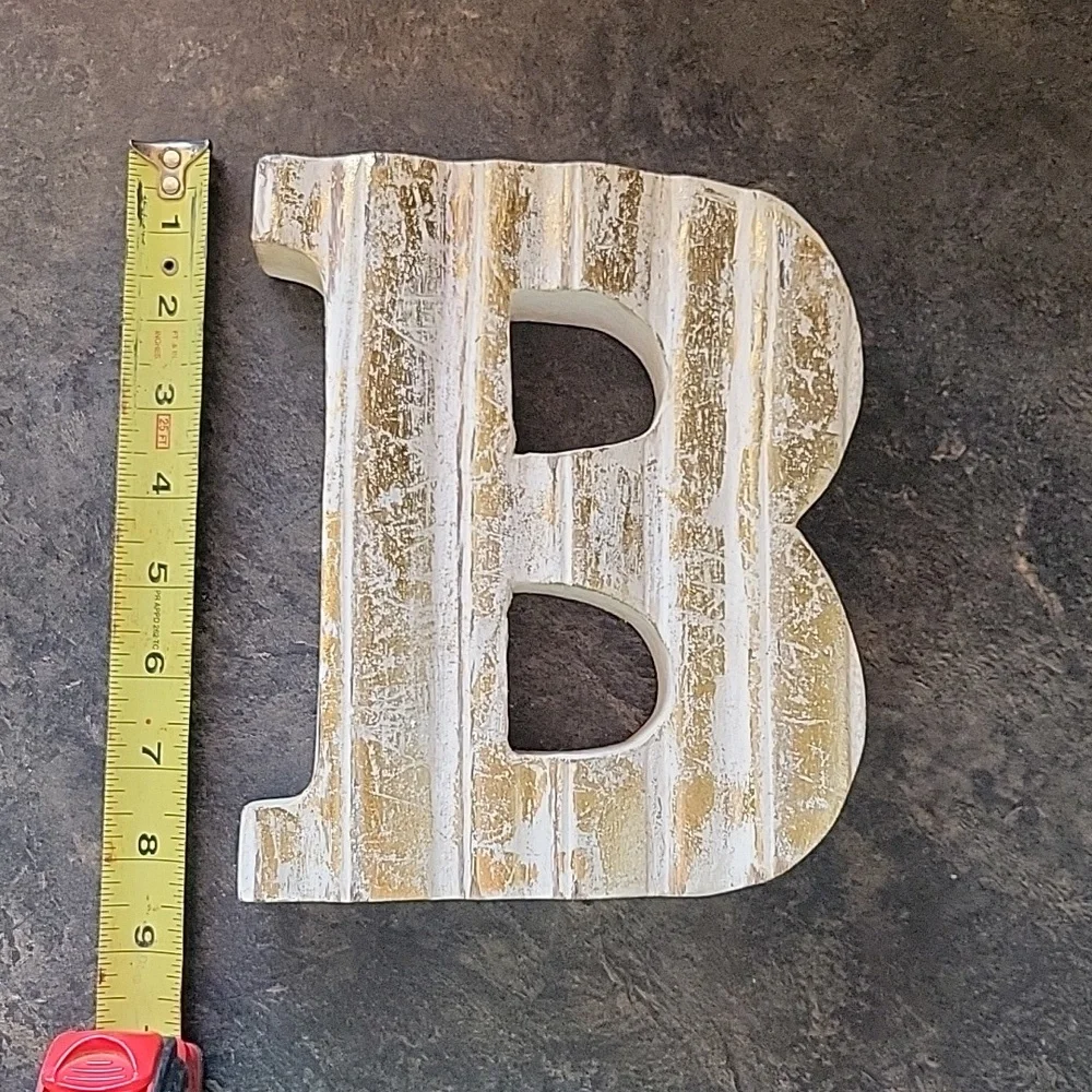 Letter 'B' Decoration - Picture 2 of 6